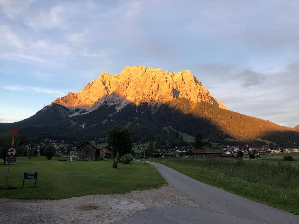 Hotel Alpin Ehrwald Kültér fotó