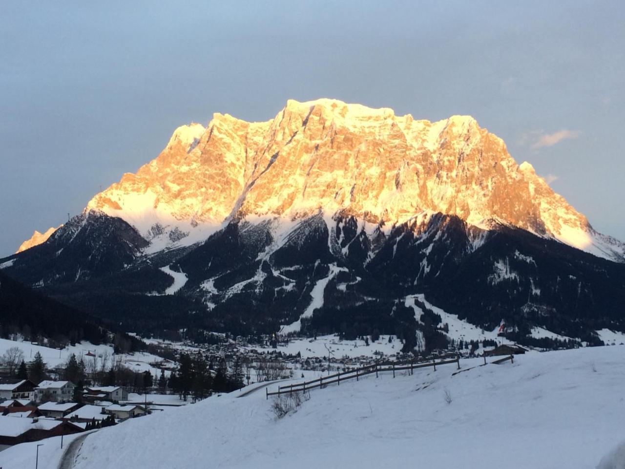 Hotel Alpin Ehrwald Kültér fotó